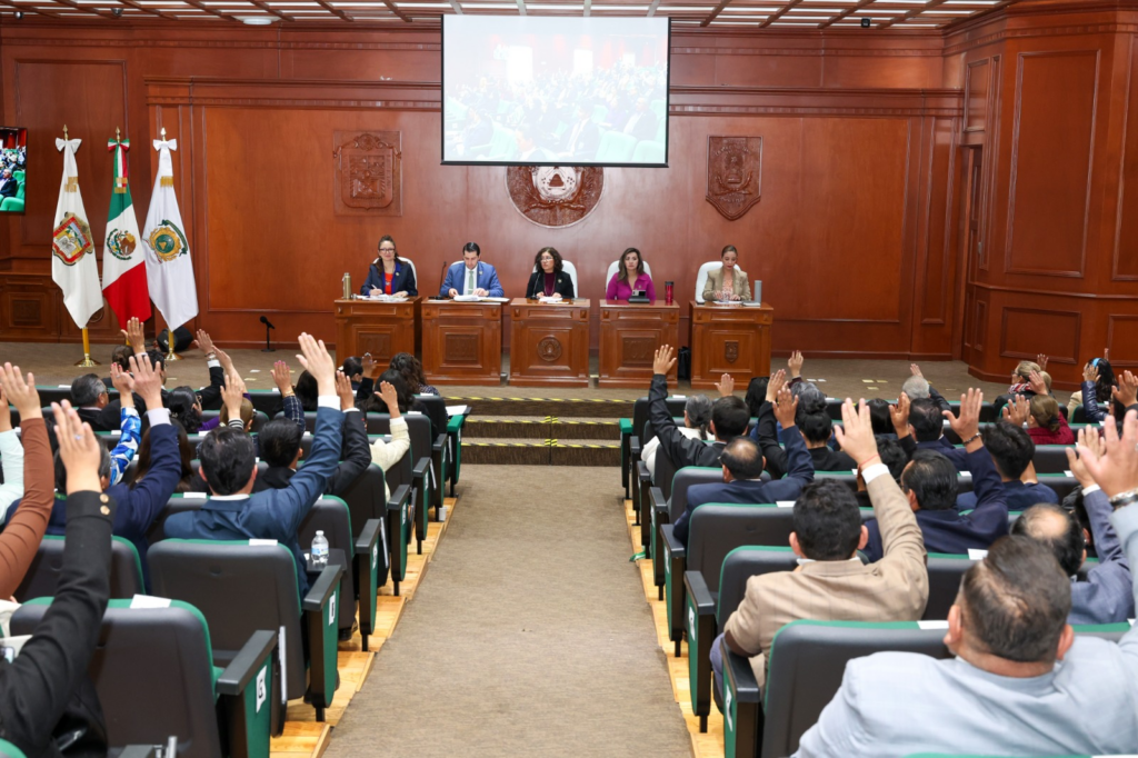 Designan director en Tenancingo y avalan informe de rectora Patricia Zarza Delgado