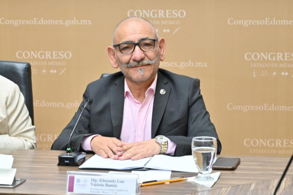 Brindarán en ley atención preferente para adultos mayores en Edomex