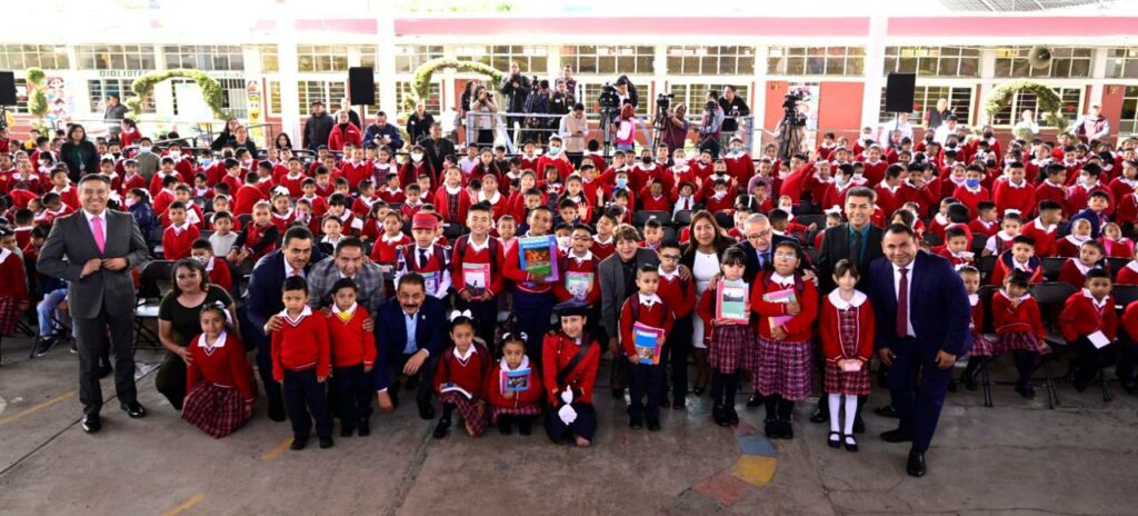 En Edomex regresan a clases más de 2.8 millones de estudiantes; inaugura gobernadora Delfina Gómez el ciclo escolar 2024-2025