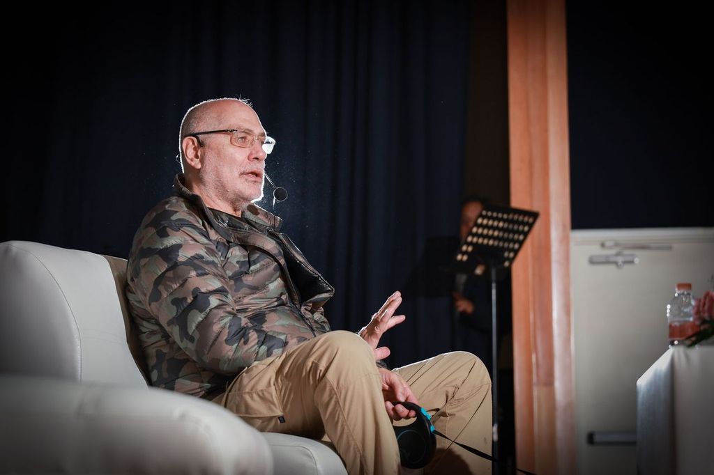 Inspira el escritor, director y guionista Guillermo Arriaga a estudiantado de la UAEMéx