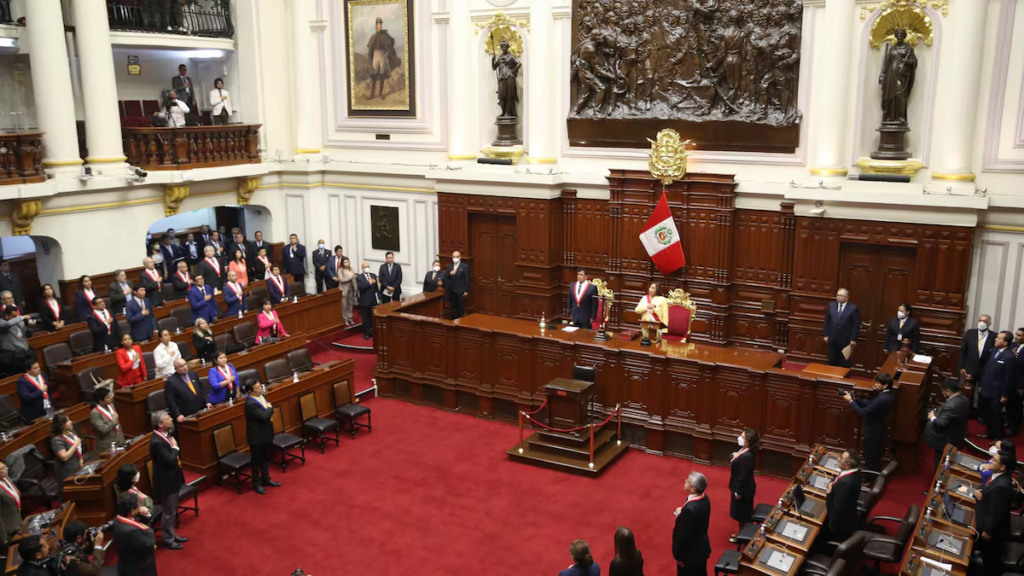 Declara Congreso de Perú persona non grata a la presidenta de México