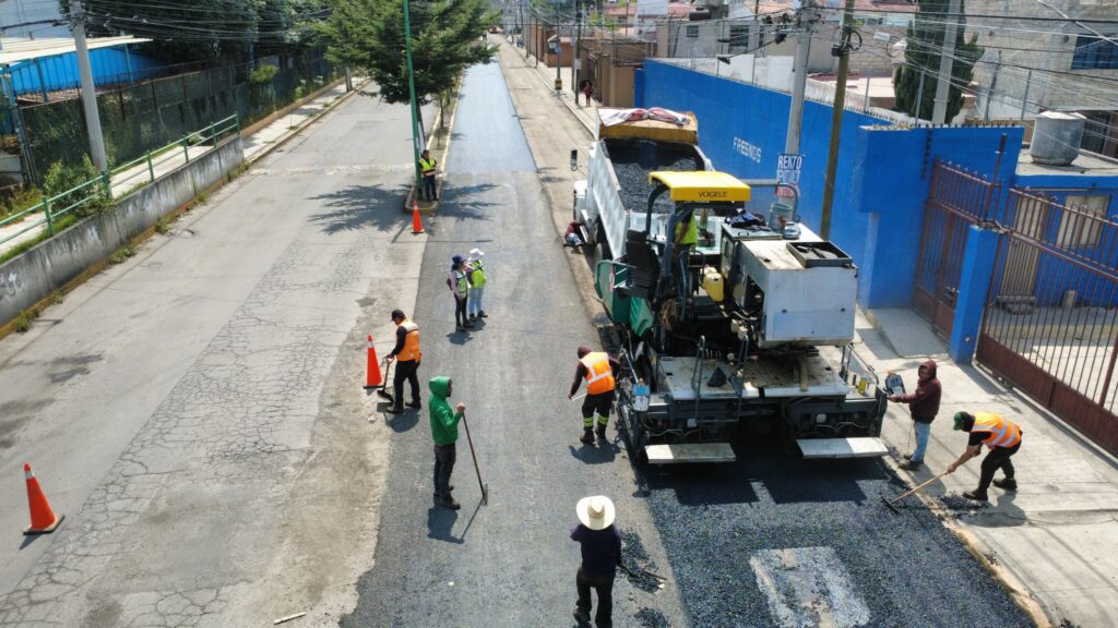 Registran trabajos en el Paseo Vicente Lombardo Toledano avance del 60%