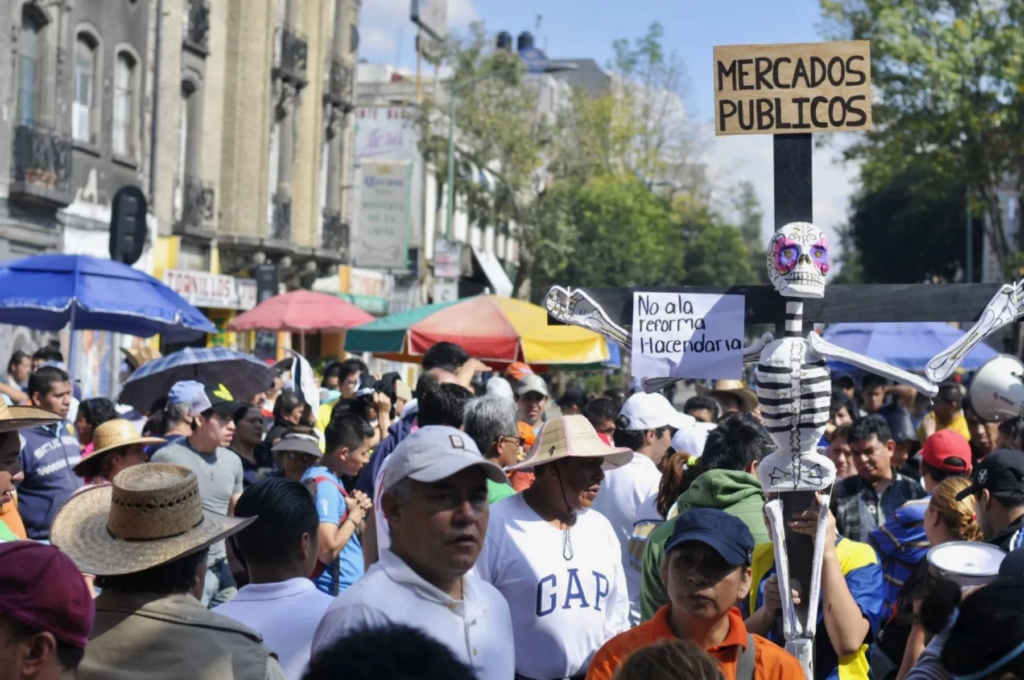 Caos por bloqueos de comerciantes en la CDMX