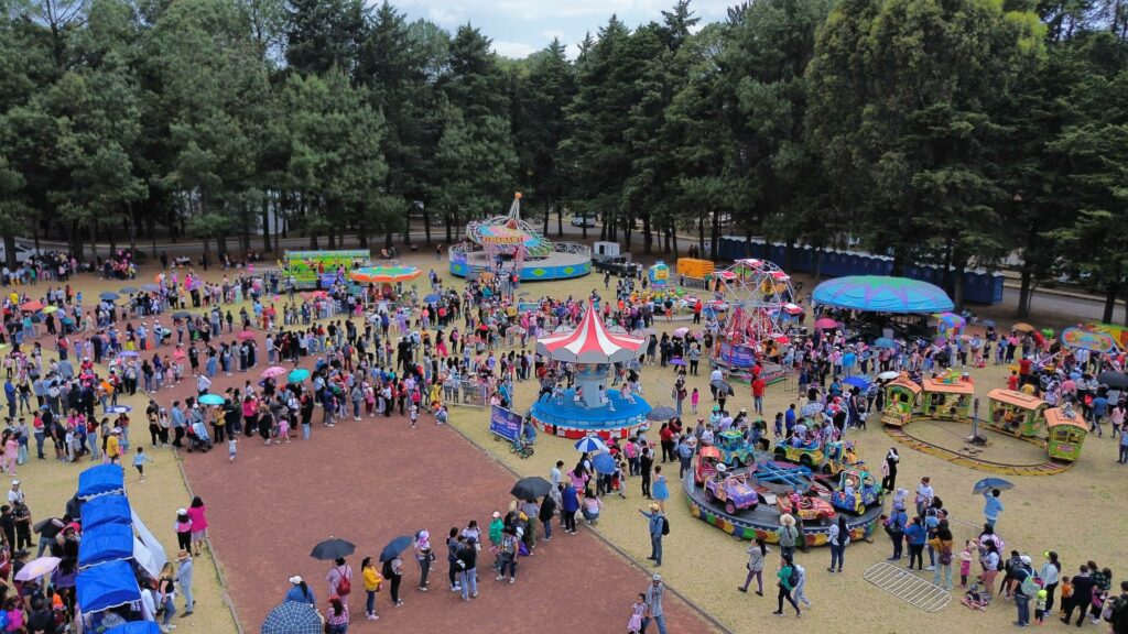 Convierte Toluca su Parque Metropolitano en una enorme Feria para festejar a niñas y niños