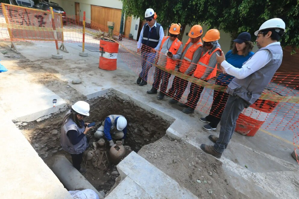 Perú: hallan entierro prehispánico de hasta 2.000 años en San Isidro