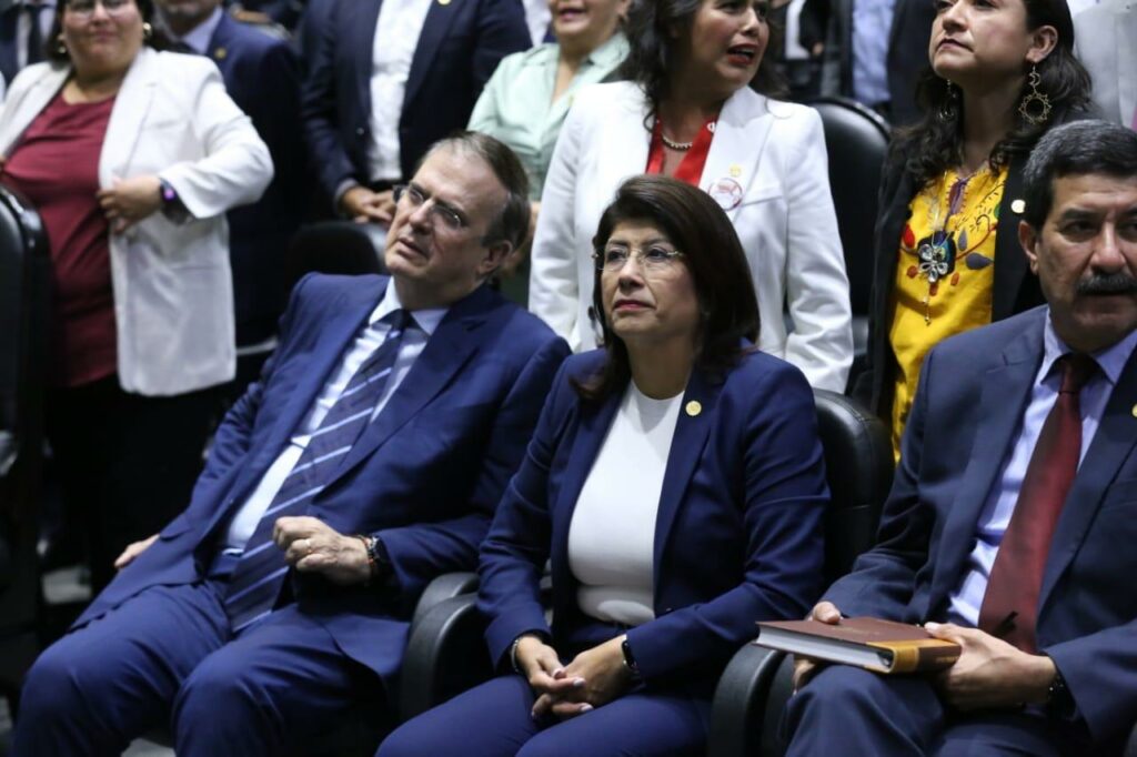 Asiste la Senadora Mariela Gutíérrez a sesión de Congreso General para la apertura de la LXVI Legislatura
