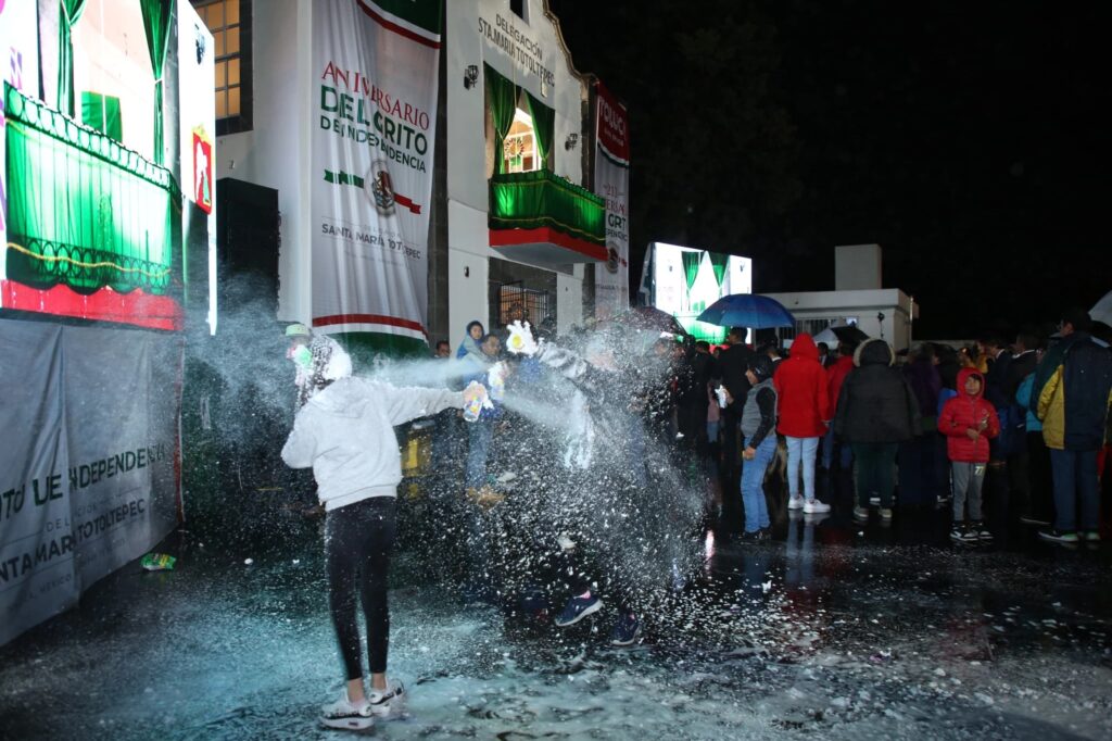 Queda ultra prohibido vender o usar espumas durante festejos patricios en Toluca; quien lo haga será detenido