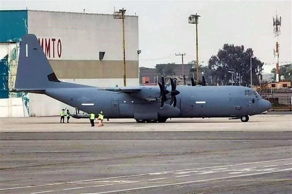 Aterrizaje de avión militar de EU en Toluca es parte de un acuerdo: Sheinbaum