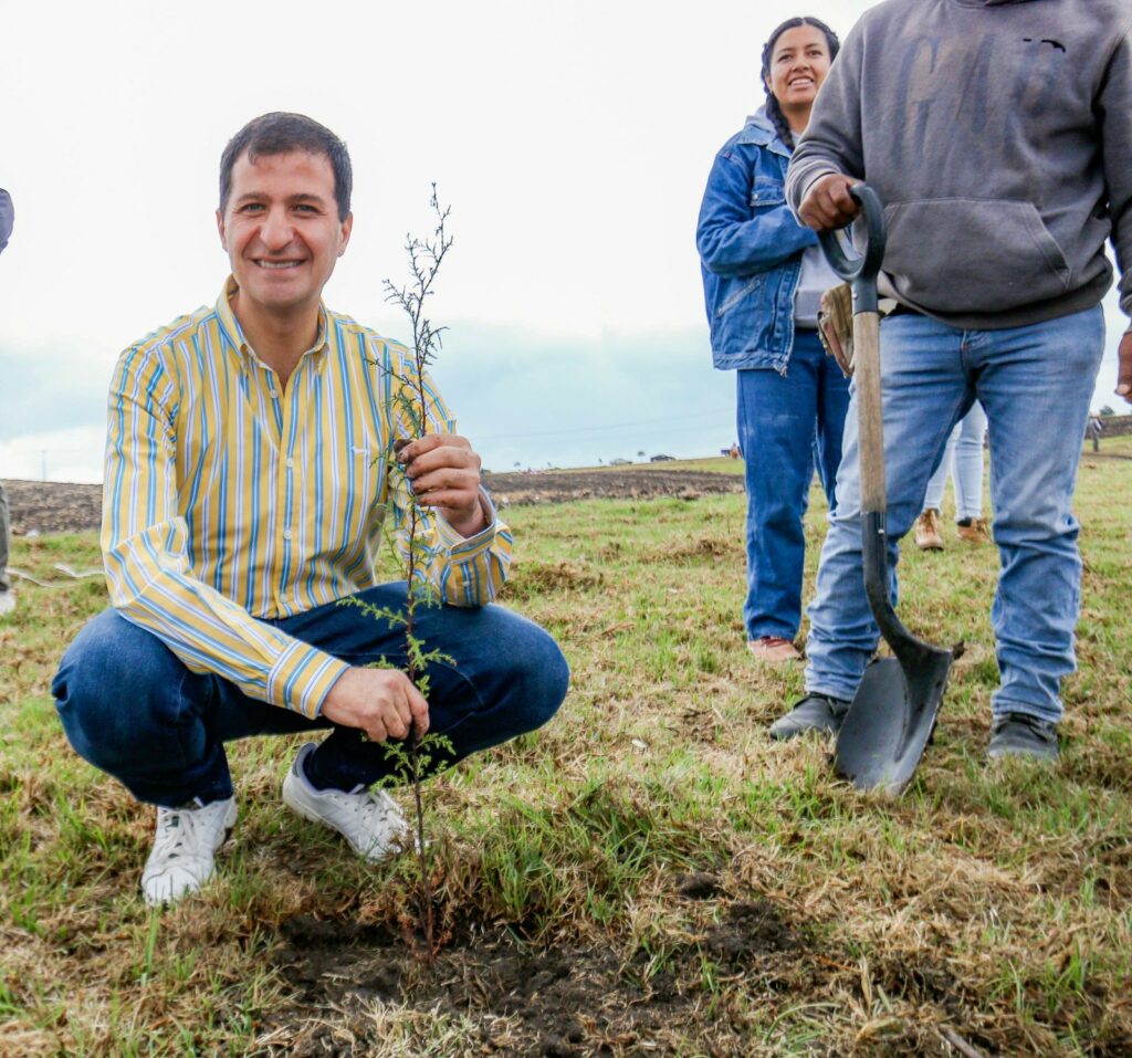 Arrancó con éxito el programa de reforestación Arboriza Toluca