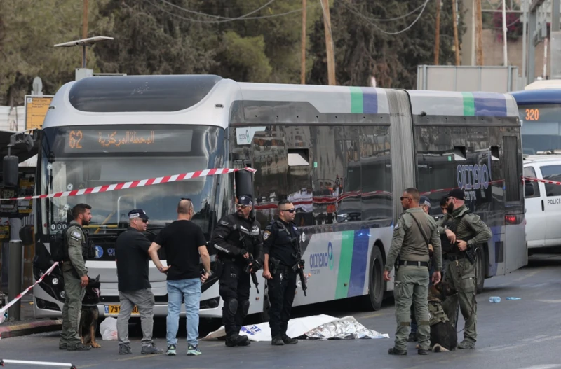 Un tiroteo en una parada de autobús de Jerusalén deja al menos 6 muertos
