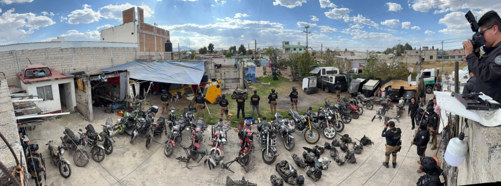 En Toluca, aseguran 32 unidades y desmantelan presunto taller para desarme