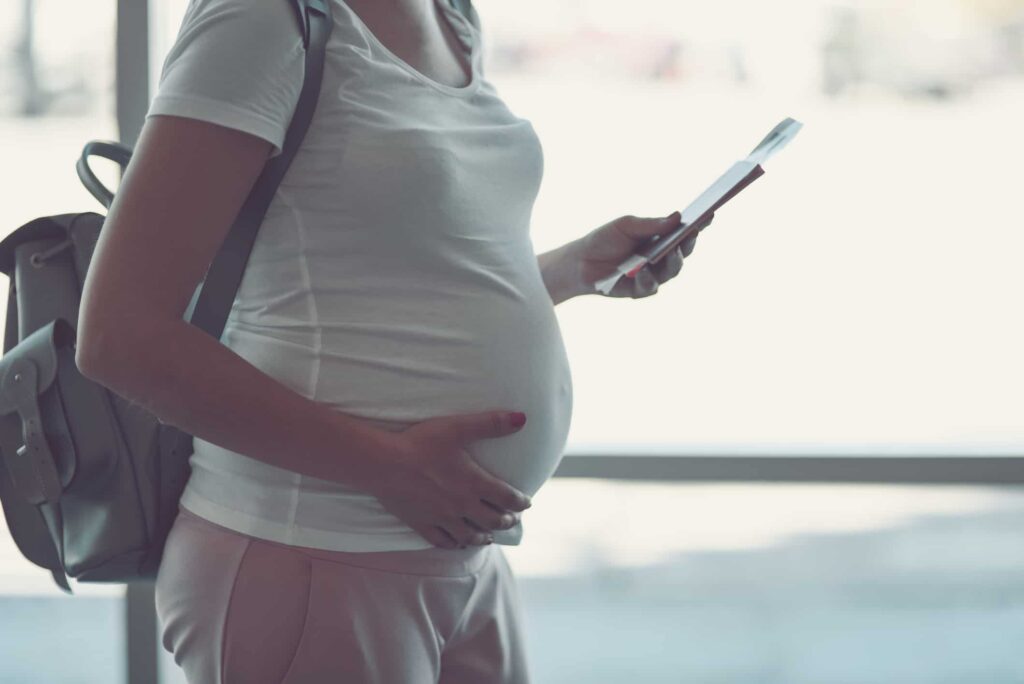 Proponen cárcel para padres que no participen en gastos del embarazo y parto