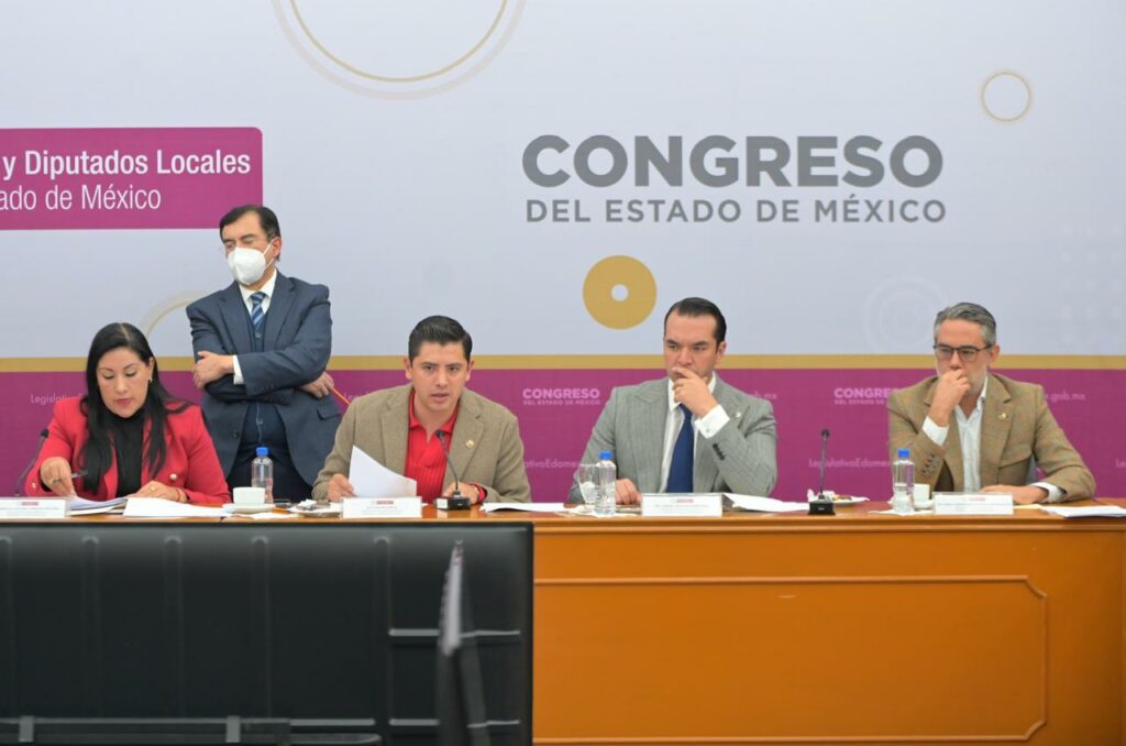 Aprueban comisiones ampliar duración de la presidencia de Directiva