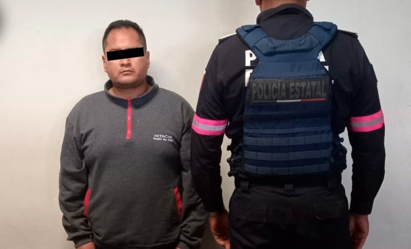 Detienen en Toluca a sujeto que intentó arrojar a su hermano de un segundo piso