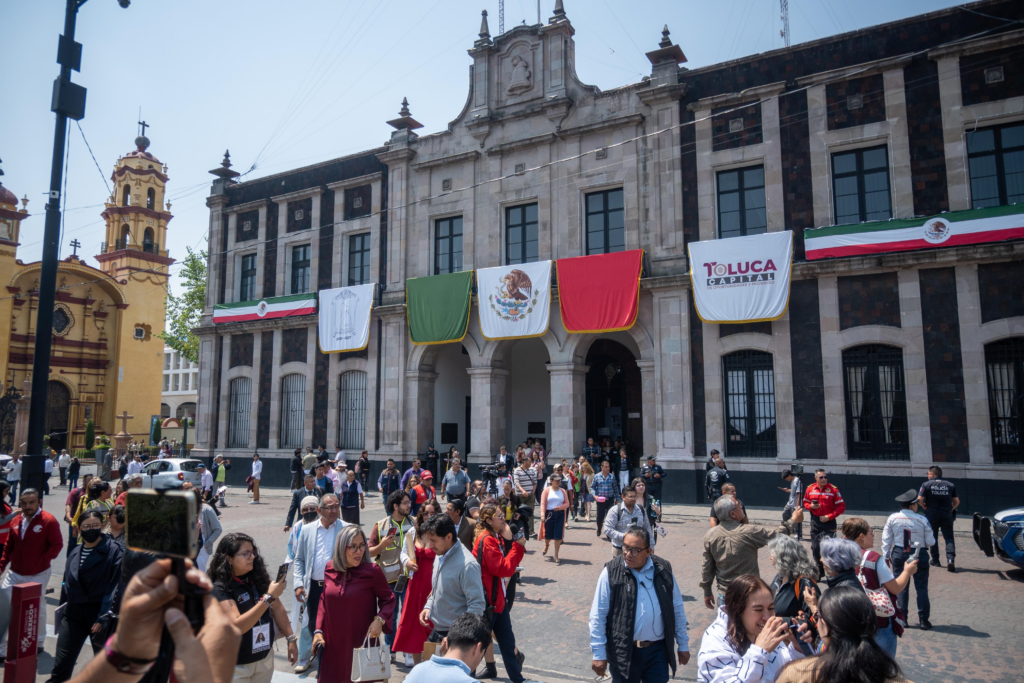 Mexiquenses refuerzan cultura de protección civil con simulacro