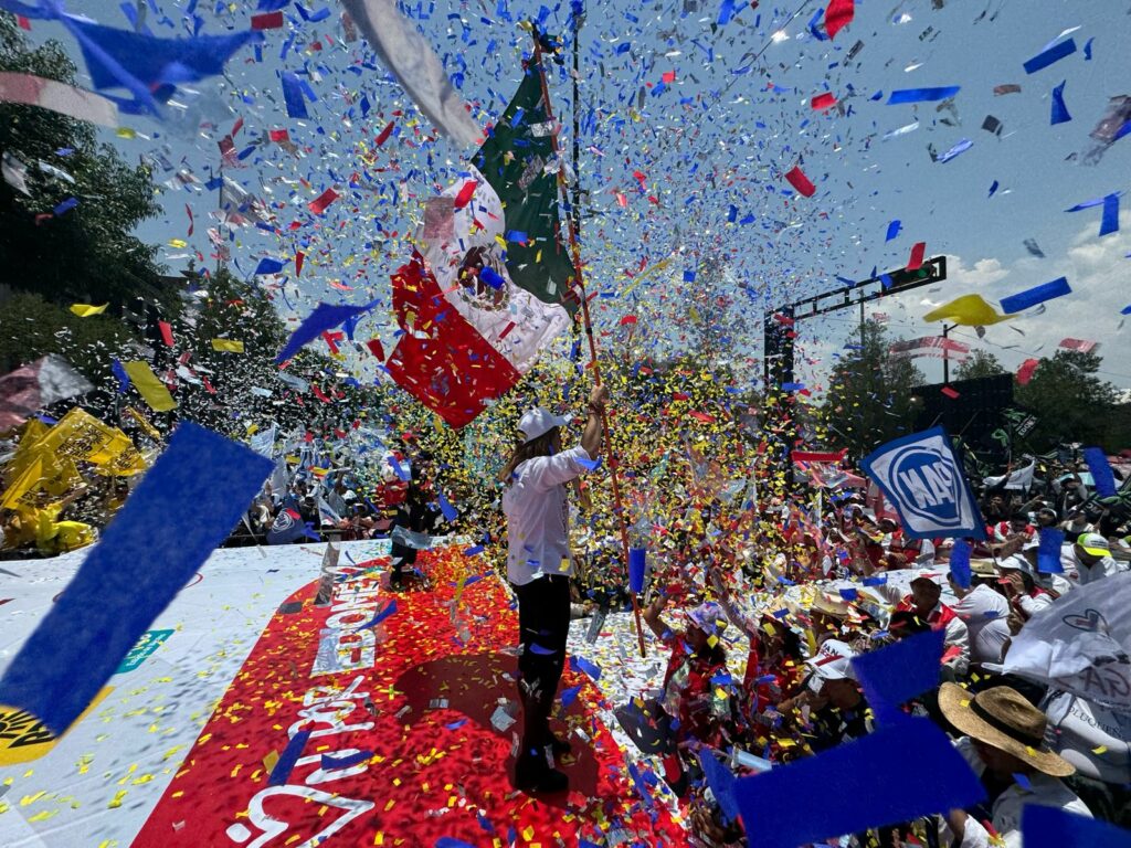 Llama Melissa Vargas a salir a votar sin miedo; cierra campaña en el Centro Histórico de Toluca