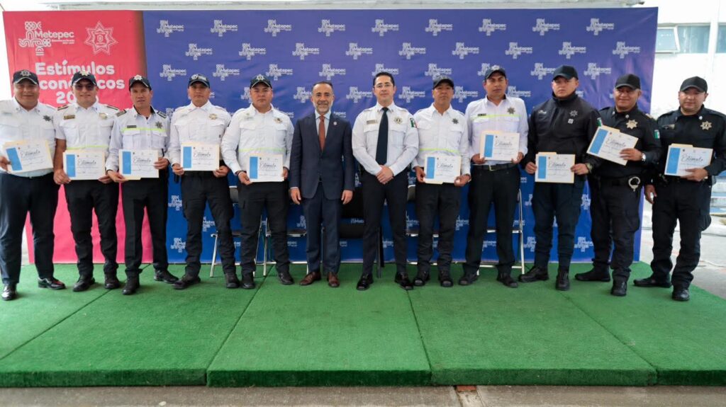 Reconocen labor de la Policía Municipal en Metepec con estímulos económicos
