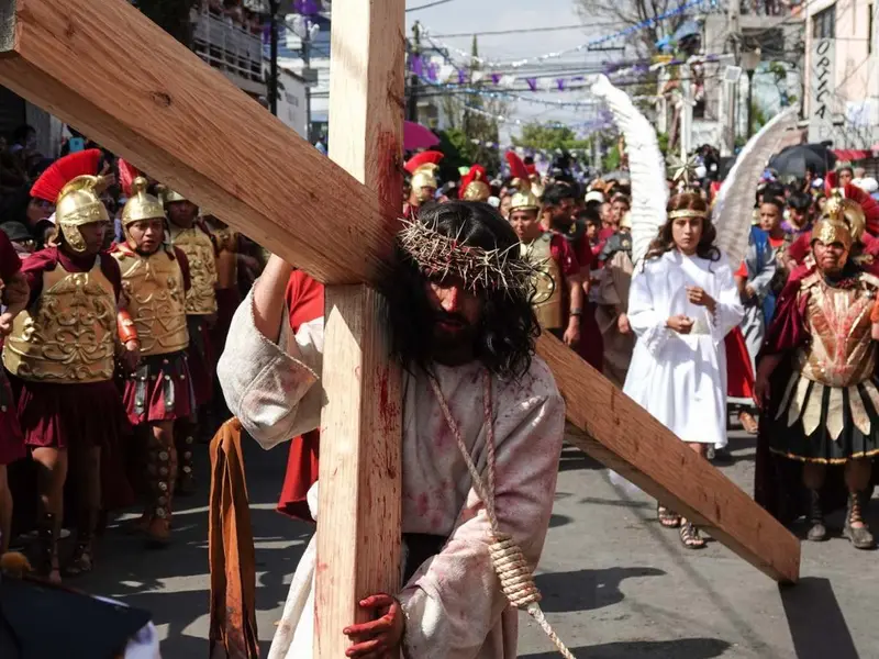 Cuidarán el Viacrucis de La Pasión de Cristo en Iztapalapa más de mil policías