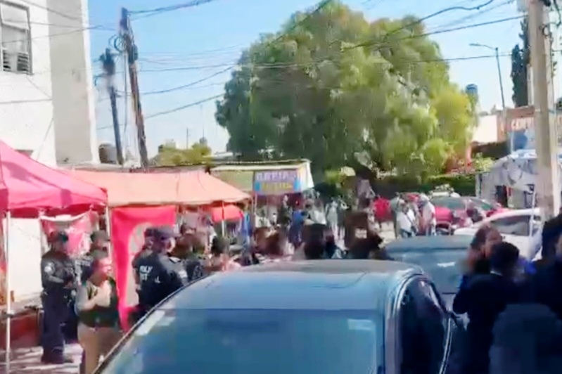 Se enfrentan policías estatales y policías ministeriales en Ecatepec