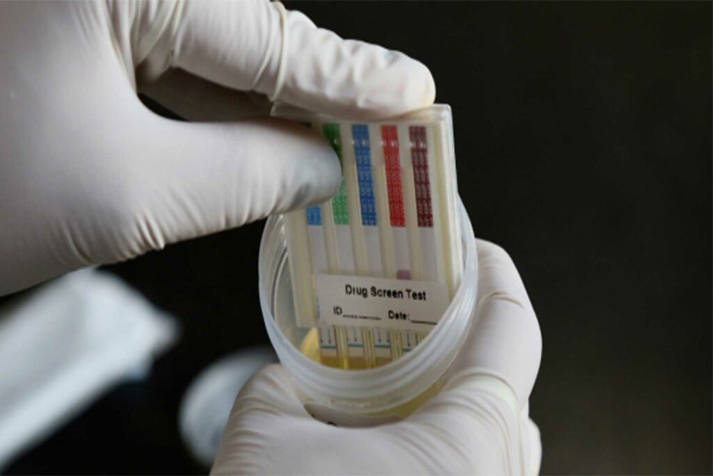 Van por prueba antidoping como requisito para inscripción escolar