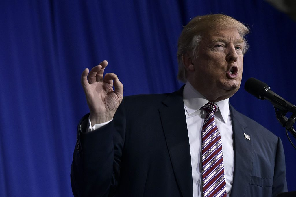 Gobierno de Donald Trump reconocerá sólo dos sexos, masculino y femenino