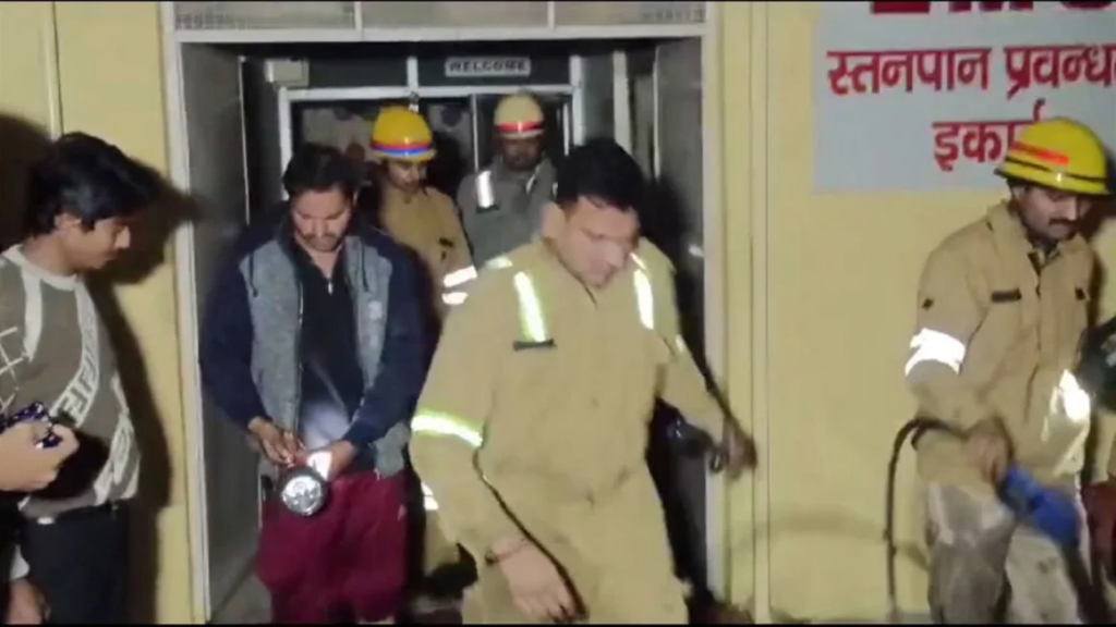 Mueren diez recién nacidos tras incendiarse un hospital al norte de la India
