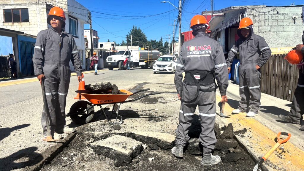 Toluca responde a demanda más urgente: Inicia programa de bacheo sin precedentes
