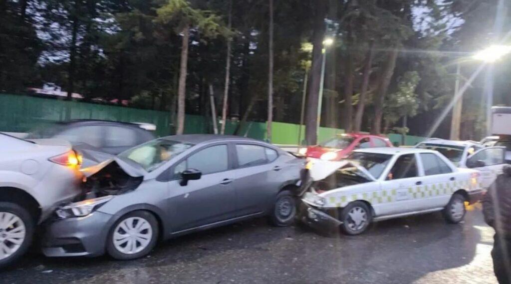 Carambola en Paseo Tollocan afecta circulación rumbo a CDMX