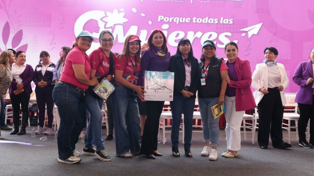 En el marco del 8M entrega alcaldesa Rosi Wong apoyo «Mi Primera Inversión»