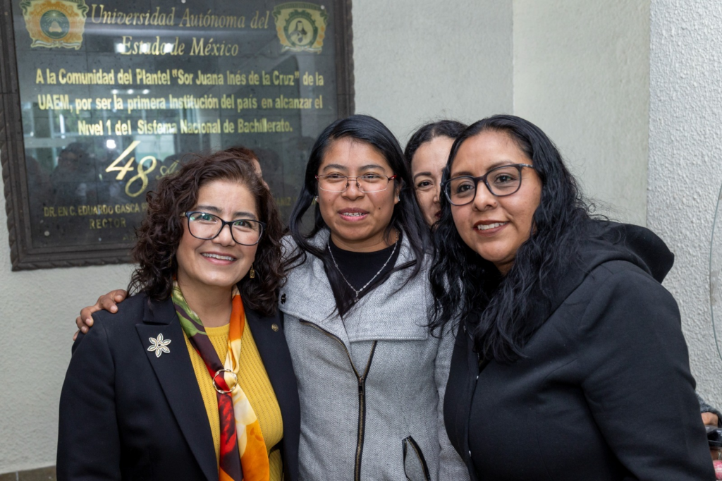 Encabeza rectora Patricia Zarza conmemoración del Natalicio de Sor Juana Inés de la Cruz