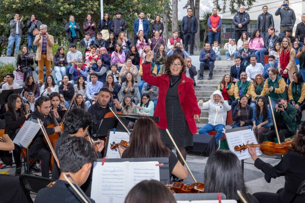 Enciende el espíritu navideño la Orquesta Sinfónica Juvenil de la UAEMéx
