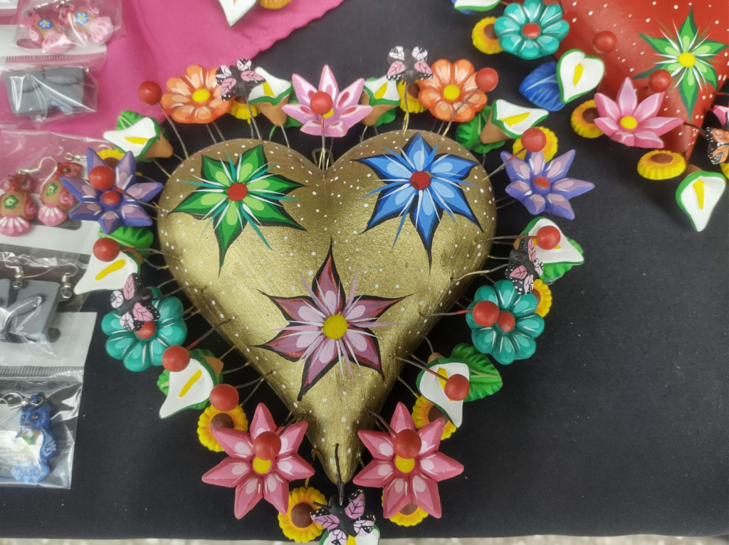 ¡Este 14 de febrero regala artesanías mexiquenses! por el Día del Amor y la Amistad en el Parque de la Ciencia Fundadores