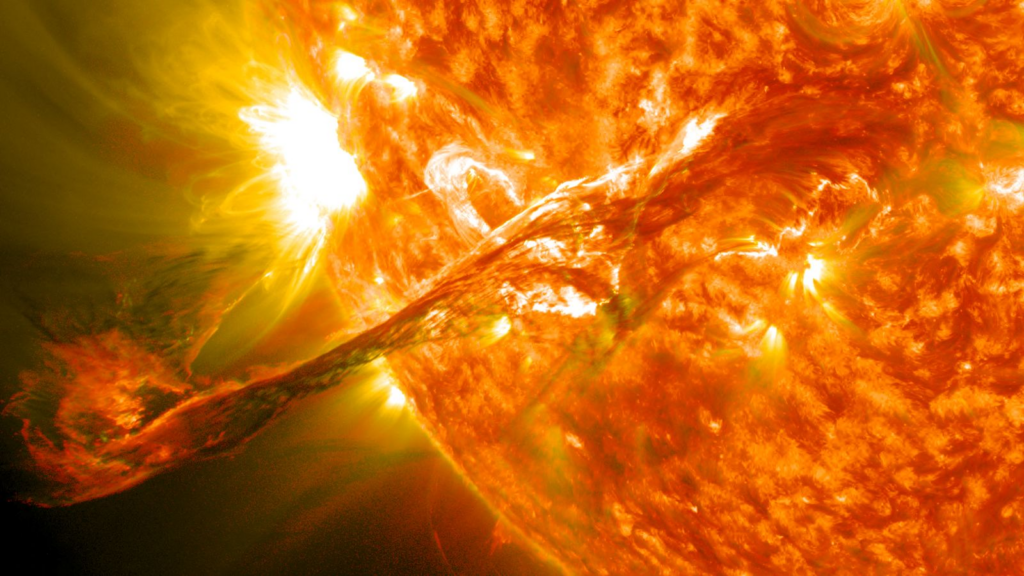 Tormenta solar en julio: lo que debes saber sobre el impacto físico y energético