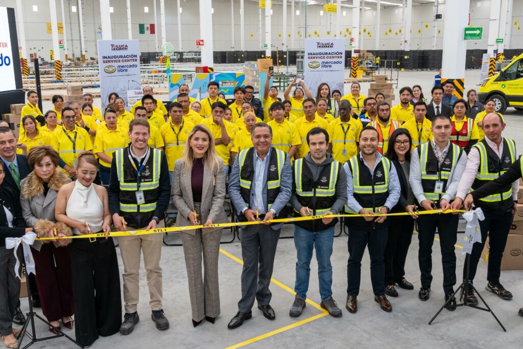 Alcalde Ricardo Moreno inaugura en Toluca el Service Center más grande de México