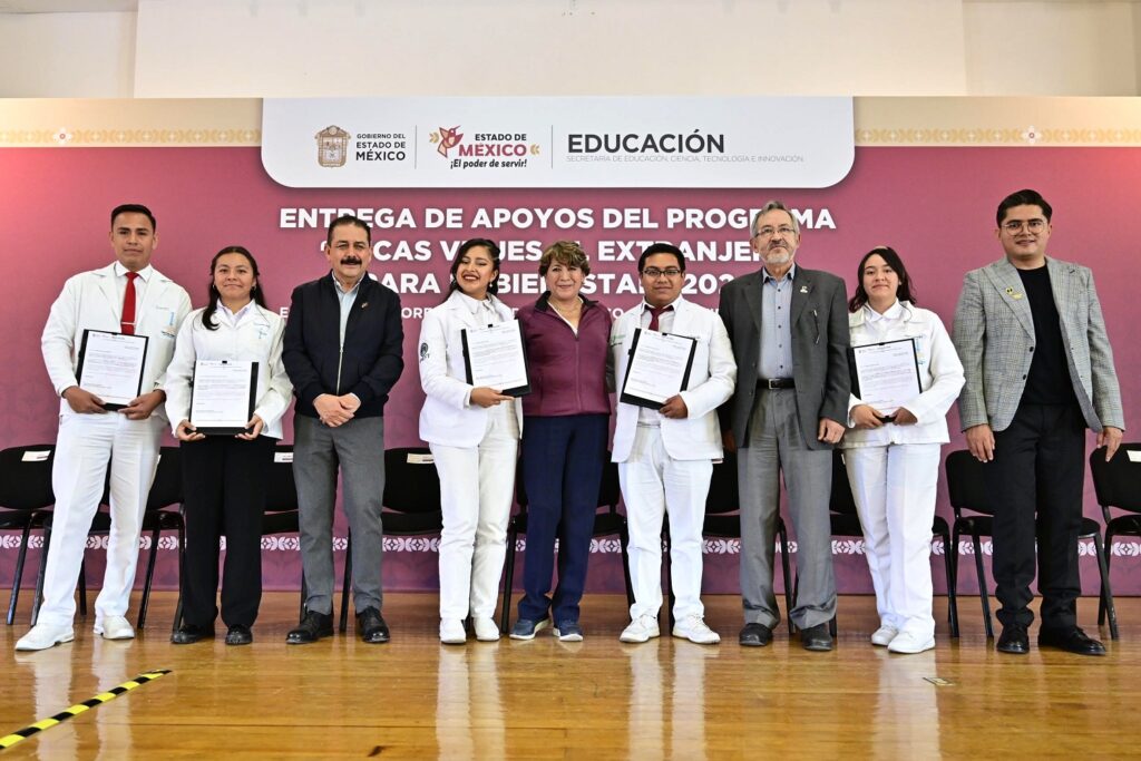 Viajarán con beca 400 estudiantes mexiquenses al extranjero para continuar con su formación académica