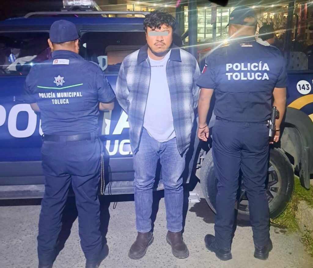 Detienen policías de Toluca a sujeto armado