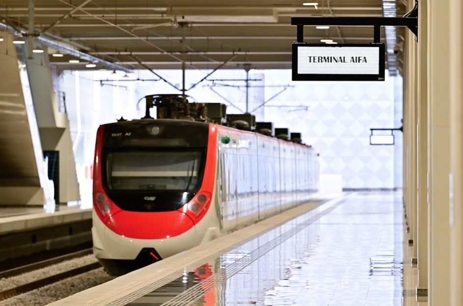 Anuncia Sheinbaum  tren Lechería-AIFA para el primer trimestre de 2026