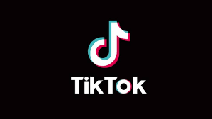 Frank McCourt lanza oferta por operaciones de TikTok en EU; Elon Musk posible comprador