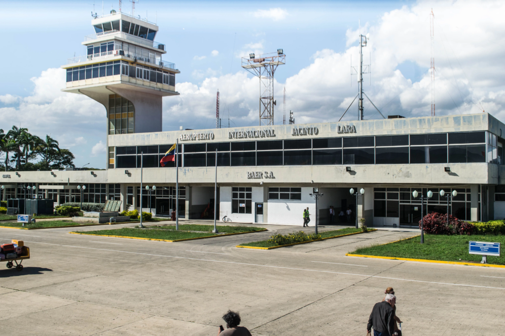 Venezuela amenaza a aerolíneas internacionales, si no reanudan sus vuelos al país