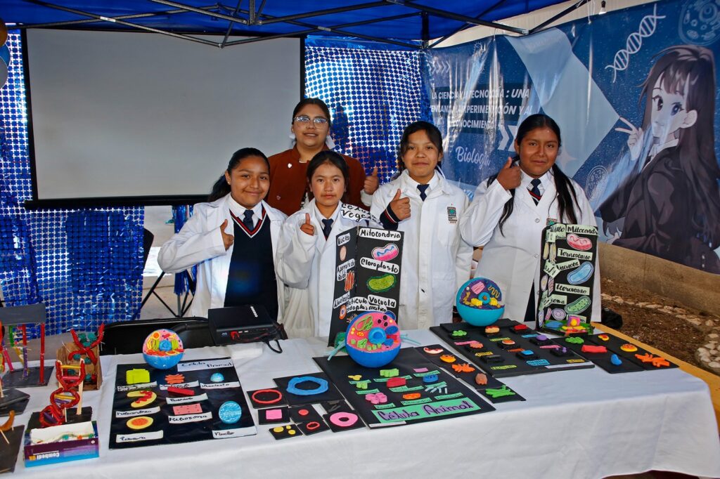 Transforma Comecyt a la niñez mexiquense a través de la ciencia, experimentos y robots