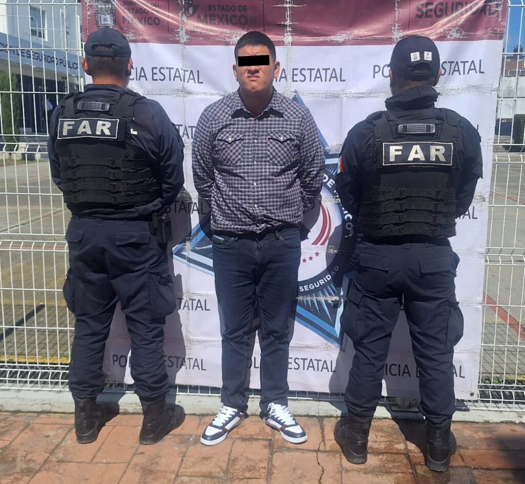 Cae peruano en Toluca por fraude, llevaba diez tarjetas bancarias