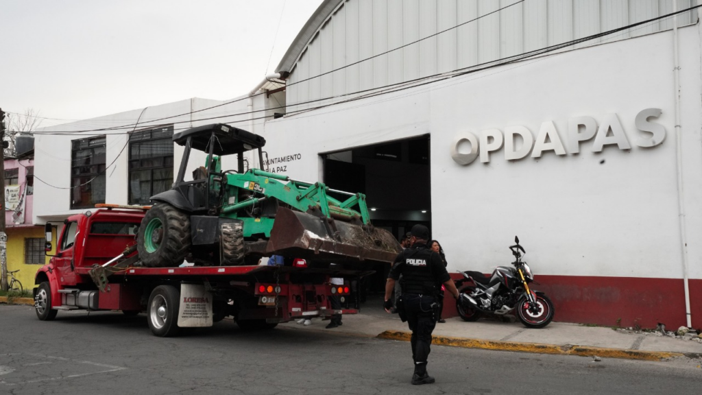 Recuperan trascabo robado al OPDAPAS La Paz; exfuncionarios bajo investigación