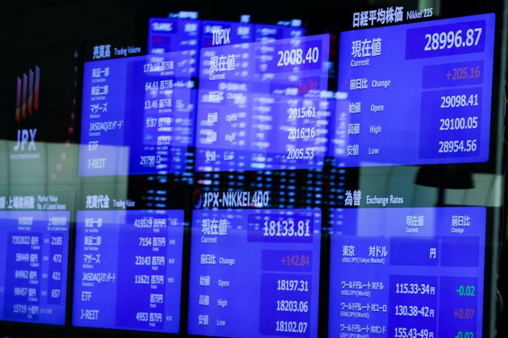 Régimen de China extiende la guerra comercial al subir a 125% los aranceles a productos de EEUU
