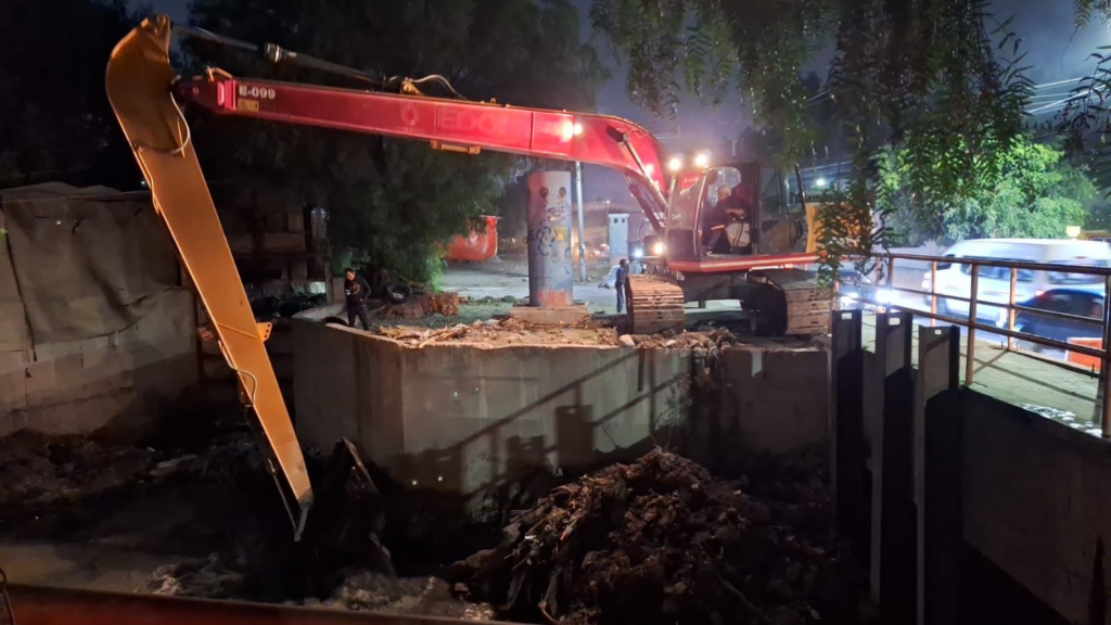 Tras 72 horas de trabajos, Grupo Tláloc libera zona afectada por inundación en Ecatepec