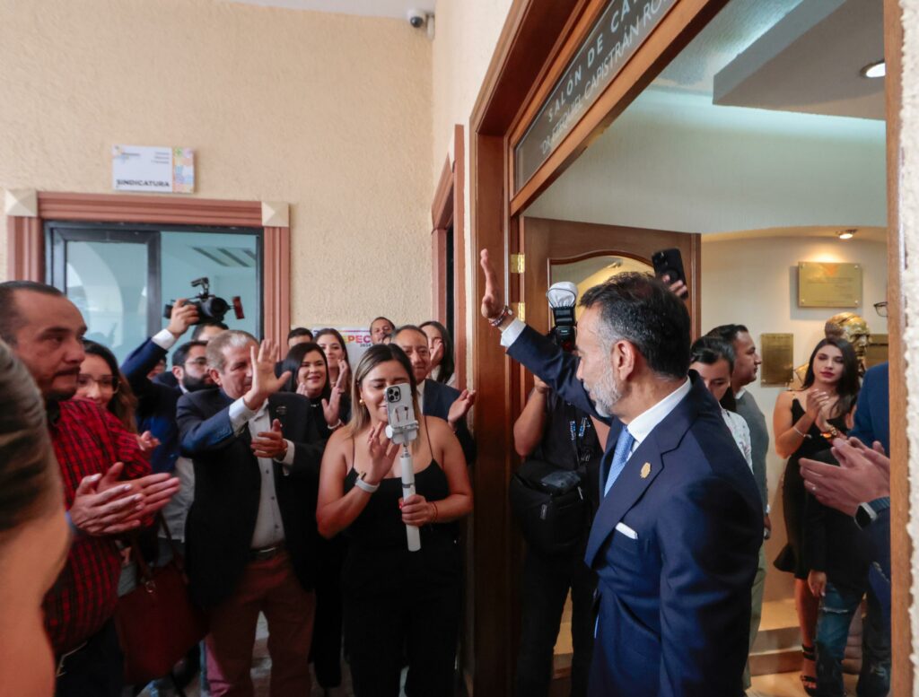 Regresa alcalde de Metepec Fernando Flores a concluir la presente gestión de gobierno