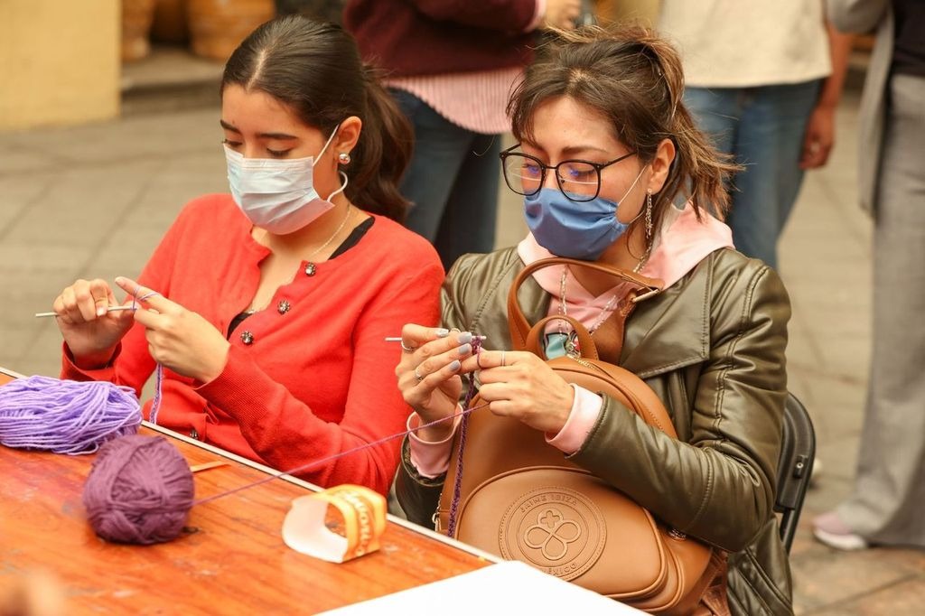 Tejer por la igualdad: con acción textil colectiva arranca la UAEMÉX actividades rumbo al 8M
