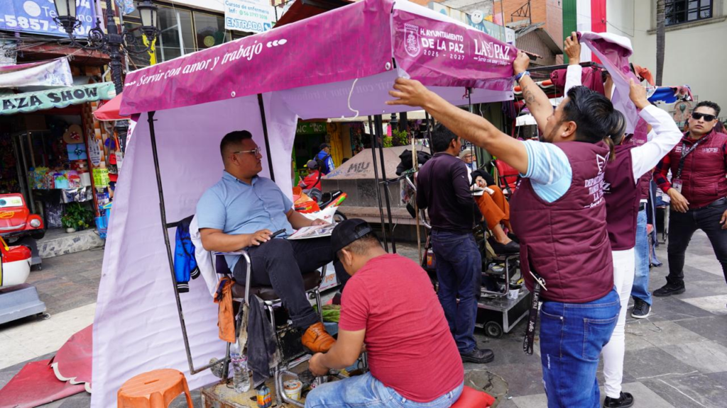 Domingo, medio siglo de historias y zapatos brillando en La Paz