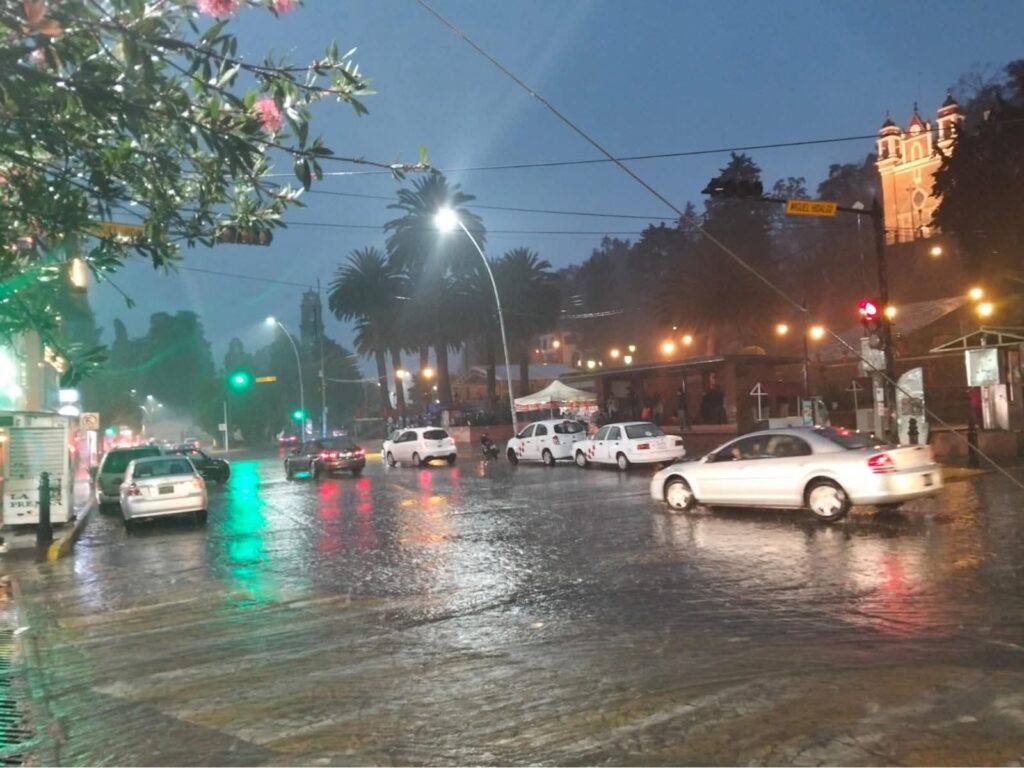 Activan protocolos de seguridad en Metepec por tormenta de esta noche
