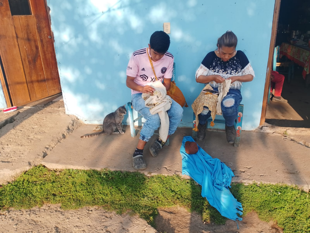 Artesanas y artesanos mexiquenses heredan sus conocimientos a las nuevas generaciones