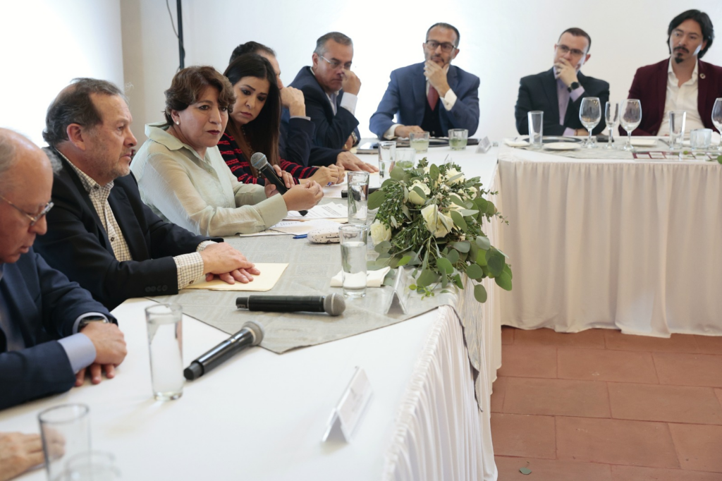 Se reúne la Maestra Delfina Gómez Álvarez con empresarios de Somos Toluca AC.